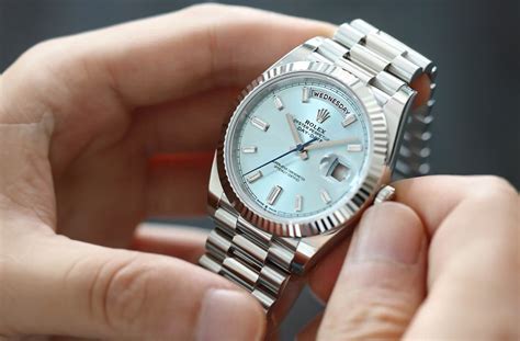 how to wind rolex submariner date|winding a rolex watch instructions.